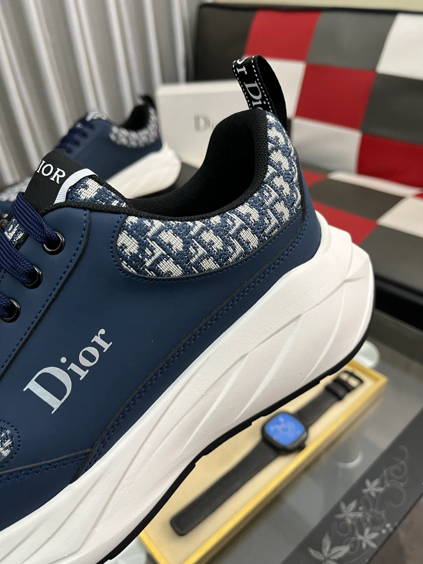 Ex-factory price: 438⌚️⌚️[Dior] Dior’s new men’s genuine leather casual shoes, the highest version on the market, any comparison is welcome🆚! The original leather has excellent texture and is super high-end! Fetal sheep net lining imported from Italy, removable pad! Luxurious materials and fine workmanship, highly recommended! Code number: 38-443️⃣Colors available